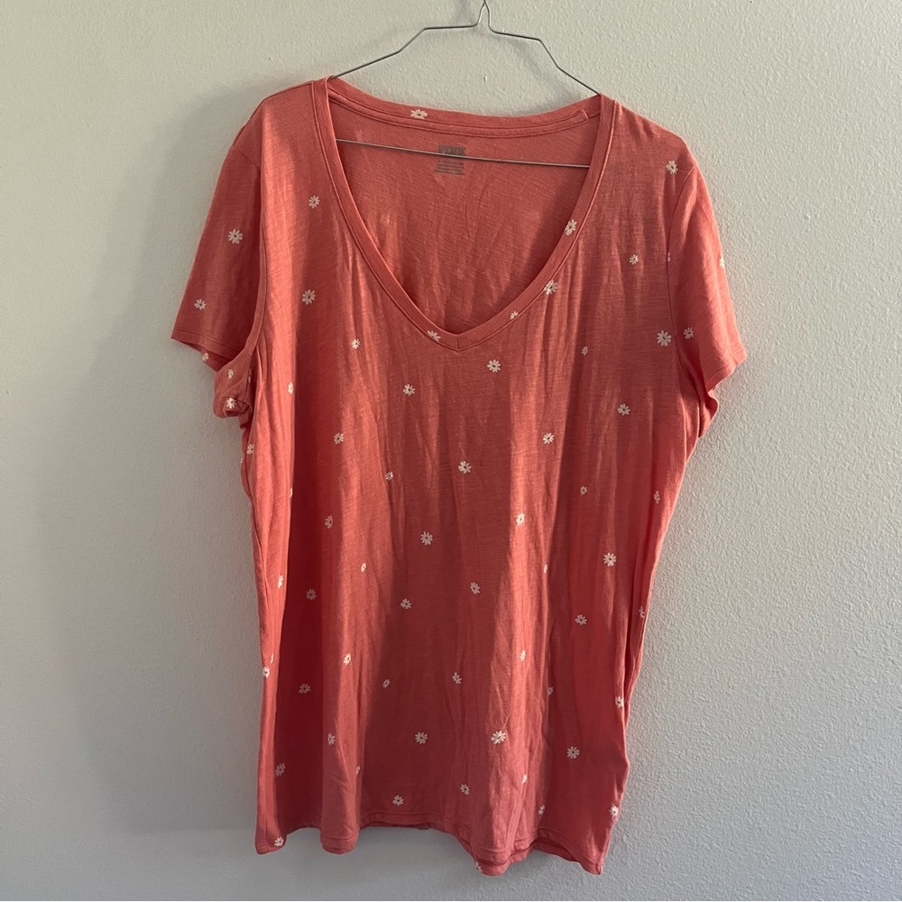 NWT: VS PINK • Floral‎ T-Shirt